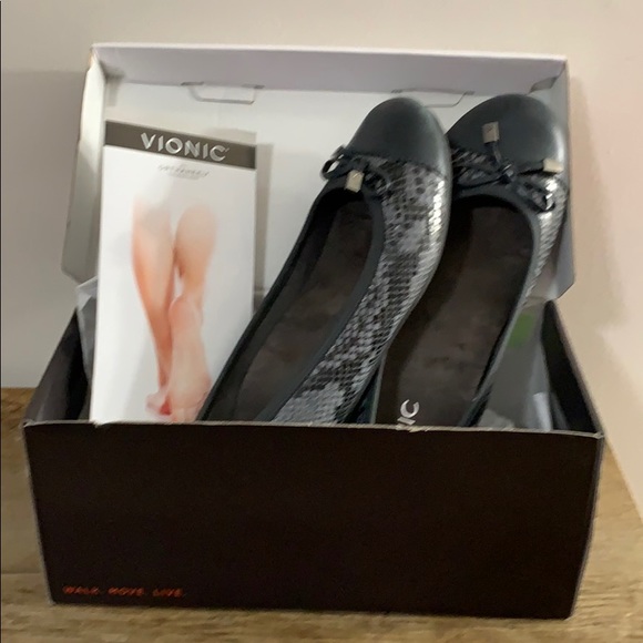 Vionic Grey Snake Flats - Picture 8 of 8